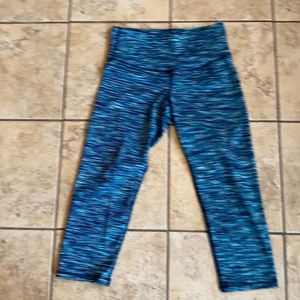 Old Navy active cropped leggings size M